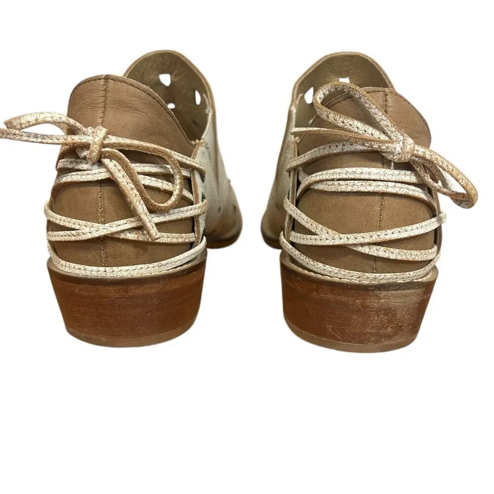 Musse Cloud Bootie Lace Up Performated Cream Distressed White Brown Coolise 38